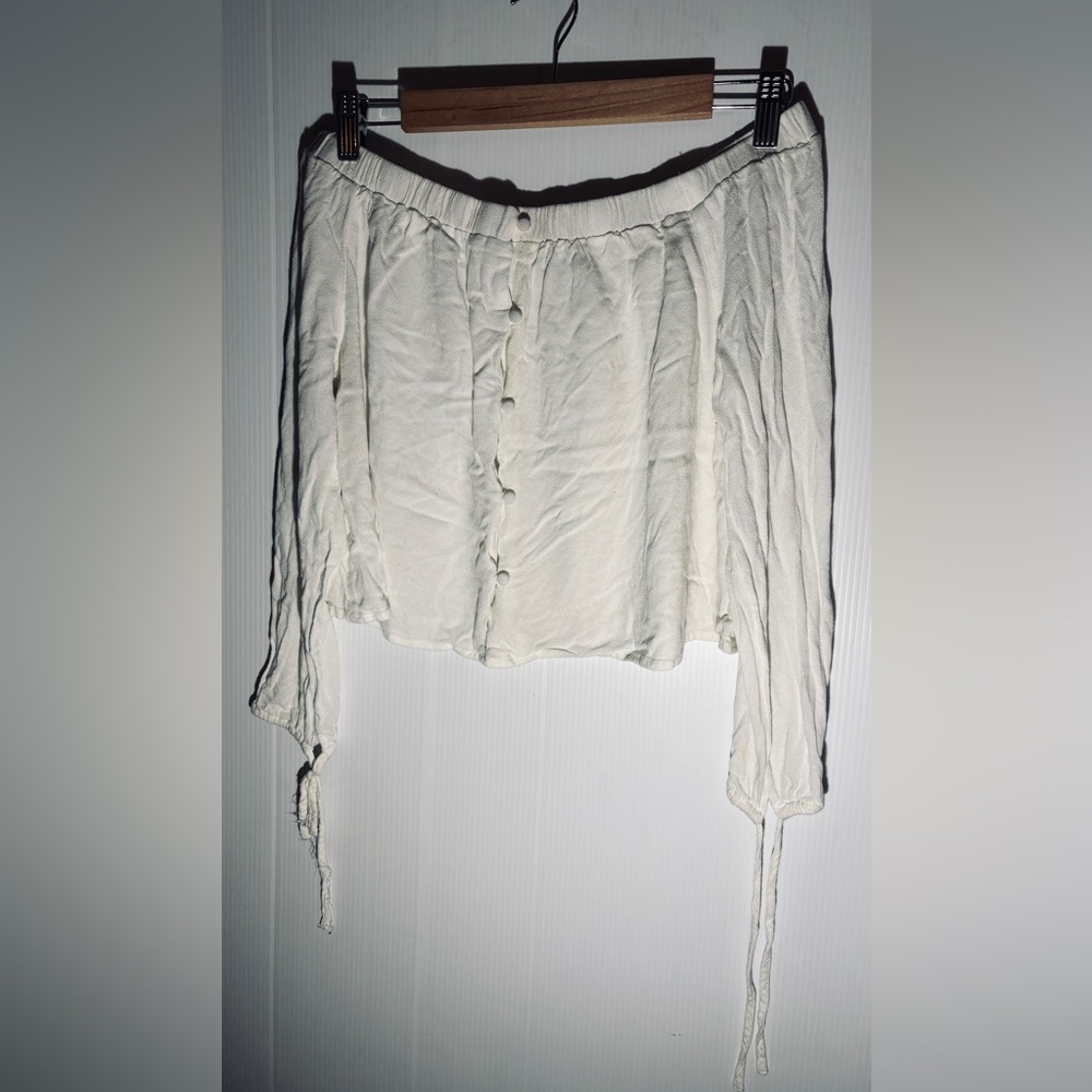 Kendall & Kylie Cream Off-Shoulder Top size medium
